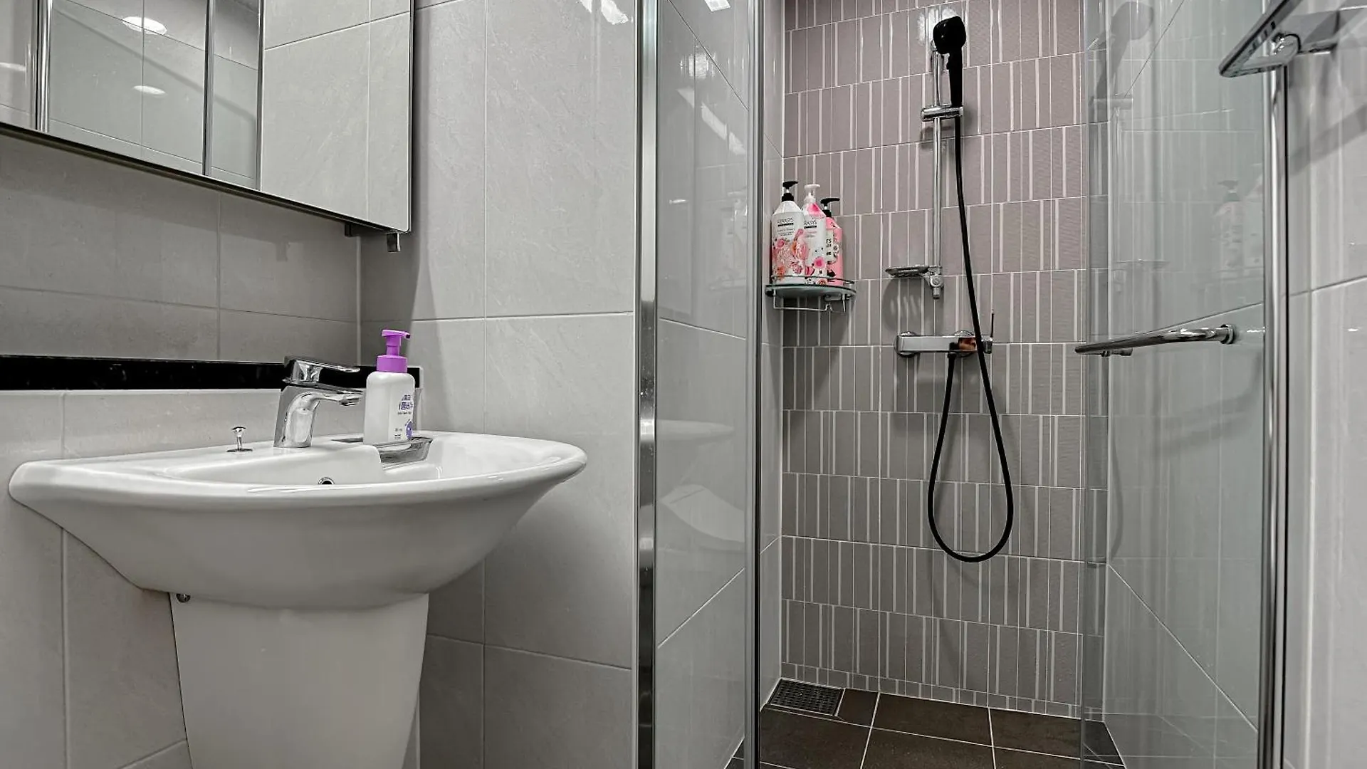 Apartment W 2Br 60M2 Newly Built High Floor Apt 2Min To Hyundai Outlet Triple St 2Free Parking Incheon South Korea
